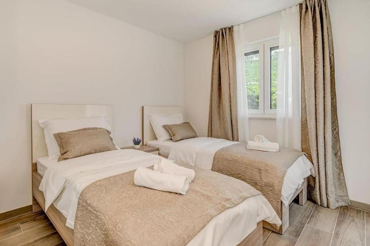 Villa Ivo Promajna Kültér fotó
